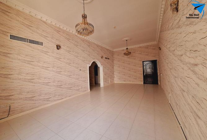 961128 - Property Image 2