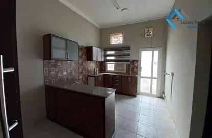 Apartment - 2 Bedrooms - 3 Bathrooms for rent in Sanad - Central Governorate