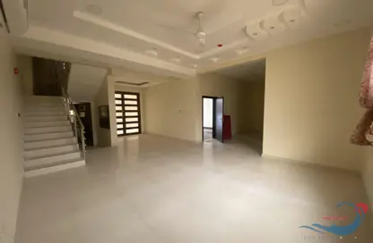 Villa - 4 Bedrooms - 5 Bathrooms for rent in Sanad - Central Governorate