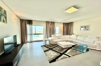 Living Room image for: Apartment - 3 Bedrooms - 3 Bathrooms for rent in Amwaj Avenue - Amwaj Islands - Muharraq Governorate, Image 1