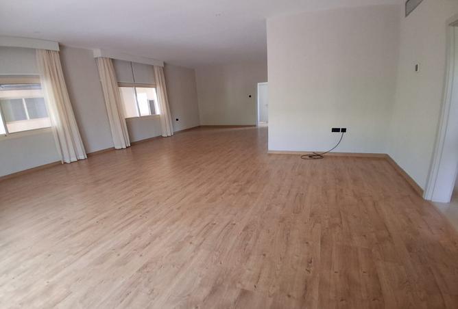 956067 - Property Main Image