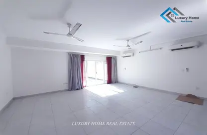 Empty Room image for: Villa - 3 Bedrooms - 3 Bathrooms for rent in Tubli - Central Governorate, Image 1