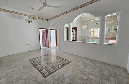 Apartment - 2 Bedrooms - 2 Bathrooms for rent in Jid Ali - Central Governorate