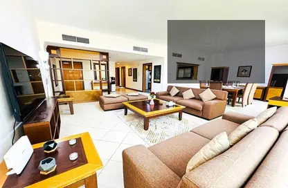 Apartment - 2 Bedrooms - 3 Bathrooms for rent in Al Juffair - Capital Governorate
