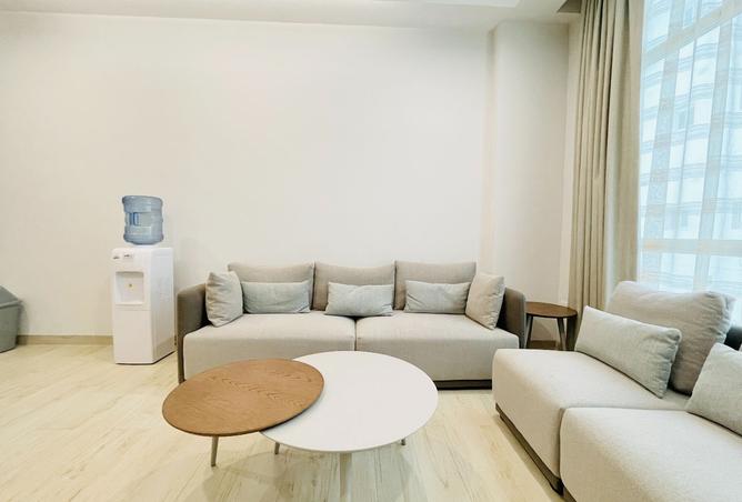 983825 - Property Image 2