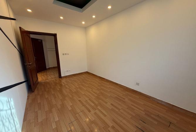 977373 - Property Main Image