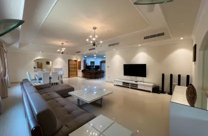 Apartment - 3 Bedrooms - 3 Bathrooms for rent in Mahooz - Manama - Capital Governorate