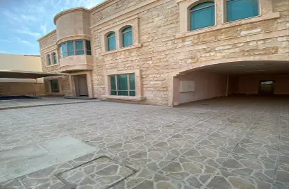 Villa - 5 Bedrooms - 6 Bathrooms for rent in Busaiteen - Muharraq Governorate Villa - 5 Bedrooms - 6 Bathrooms for rent in Busaiteen - Muharraq Governorate