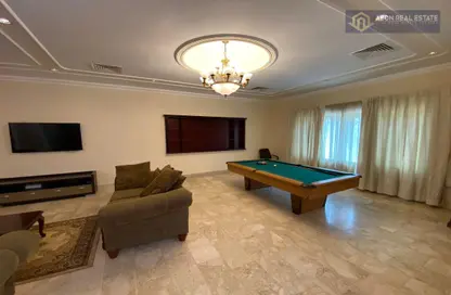 Villa - 5 Bedrooms for rent in Al Juffair - Capital Governorate