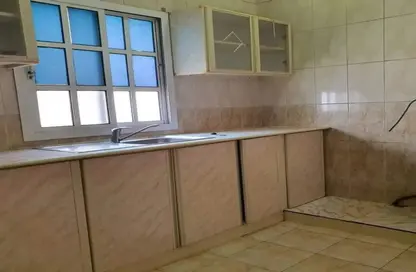 Kitchen image for: Apartment - 3 Bedrooms - 2 Bathrooms for rent in Hidd - Muharraq Governorate, Image 1