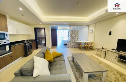 Apartment - Studio - 2 Bathrooms for rent in Busaiteen - Muharraq Governorate