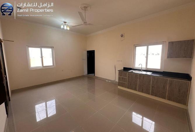 945443 - Property Image 2