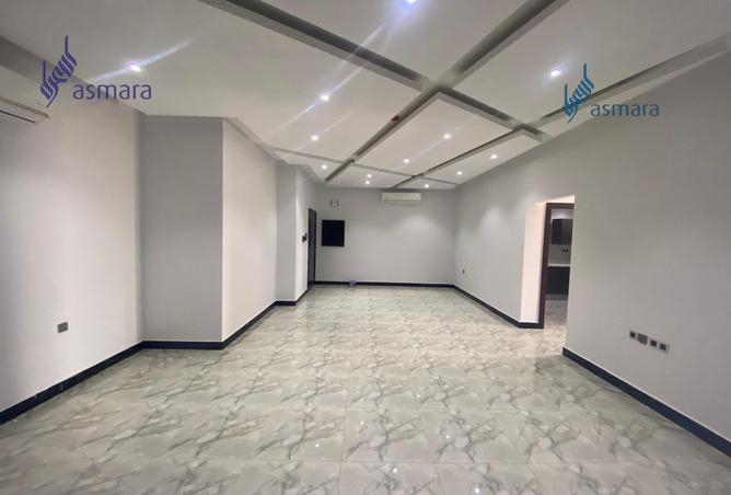956544 - Property Image 2