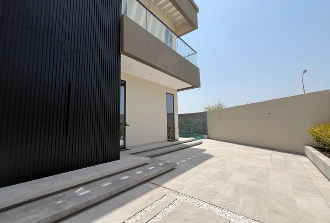 951519 - Property Image 2