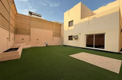 Villa - 3 Bedrooms - 4 Bathrooms for rent in Northern City (Madinat Salman) - Northern Governorate