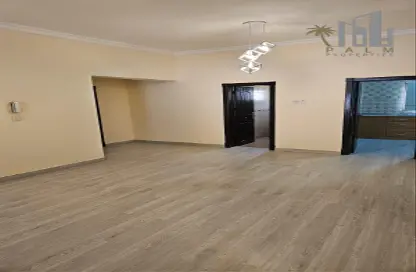 Empty Room image for: Apartment - 2 Bedrooms - 2 Bathrooms for rent in Zinj - Manama - Capital Governorate, Image 1