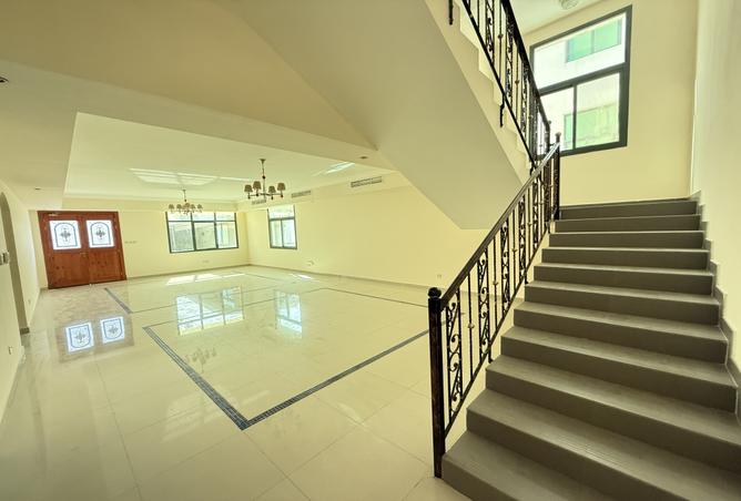 Villa - 4 Bedrooms - 4 Bathrooms for rent in Sanad - Central Governorate