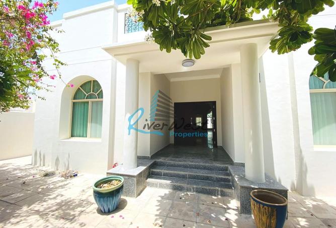Villa - 5 Bedrooms - 6 Bathrooms for rent in Saar - Northern Governorate