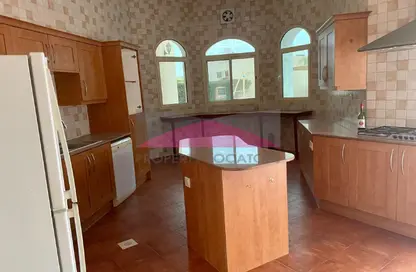 Villa - 4 Bedrooms - 4 Bathrooms for rent in Janabiya - Northern Governorate