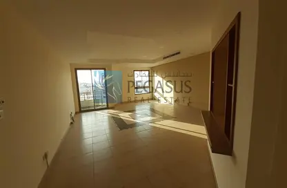 Empty Room image for: Office Space - Studio - 2 Bathrooms for rent in Zinj - Manama - Capital Governorate, Image 1