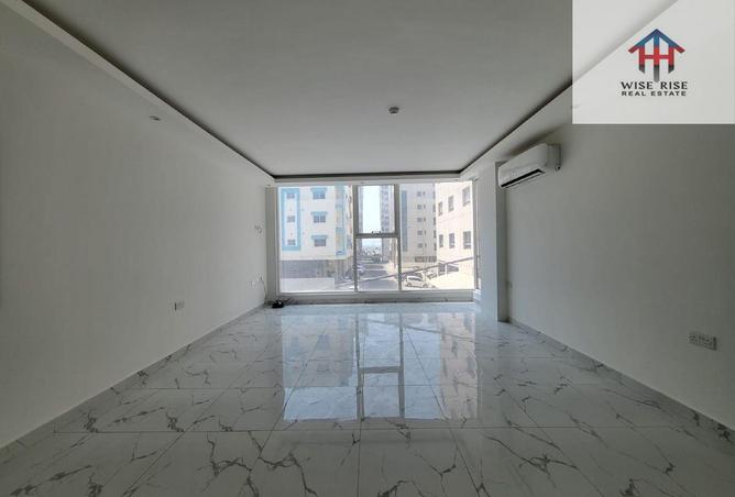 985777 - Property Main Image