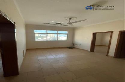 Apartment - 2 Bedrooms - 2 Bathrooms for rent in Um Al Hasam - Manama - Capital Governorate