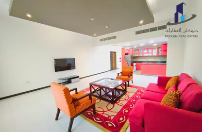 Apartment - 2 Bedrooms - 2 Bathrooms for rent in Al Juffair - Capital Governorate