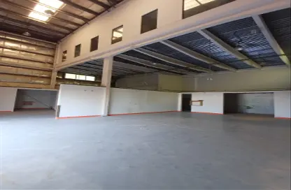 Warehouse - Studio - 2 Bathrooms for rent in Hidd - Muharraq Governorate