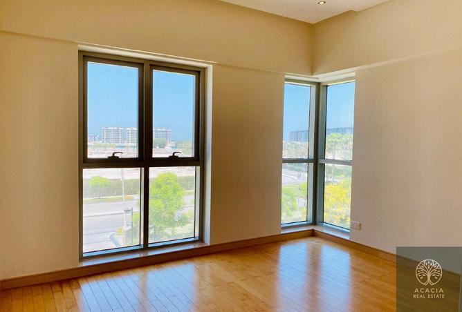 975347 - Property Image 3