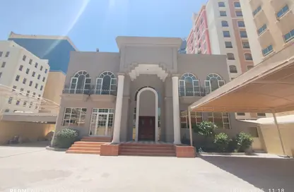 Medical Facility - Studio - 6 Bathrooms for rent in Seef - Capital Governorate