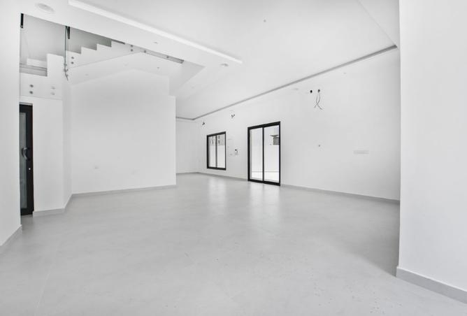 962153 - Property Image 2