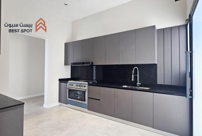 987633 - Property Image 2