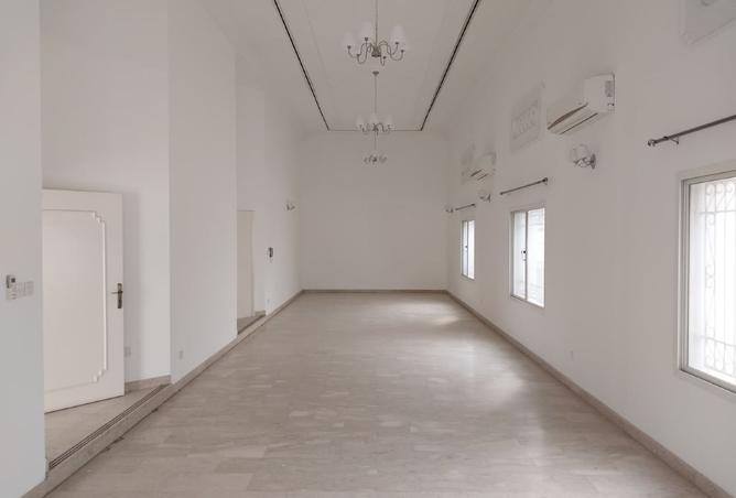 977909 - Property Main Image