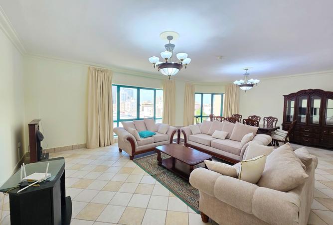 Apartment - 3 Bedrooms - 3 Bathrooms for rent in Al Juffair - Capital Governorate