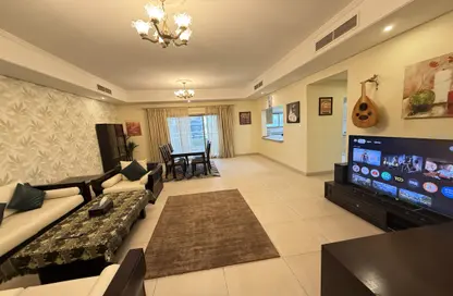 Apartment - 2 Bedrooms - 4 Bathrooms for rent in Al Juffair - Capital Governorate