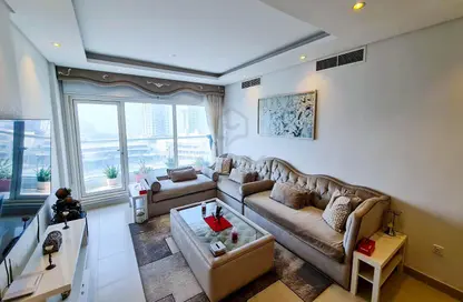 Living Room image for: Apartment - 2 Bedrooms - 2 Bathrooms for rent in Amwaj Avenue - Amwaj Islands - Muharraq Governorate, Image 1