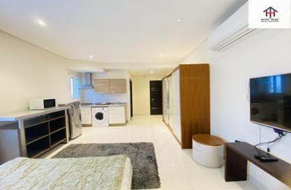 Apartment - Studio - 1 Bathroom for rent in Mahooz - Manama - Capital Governorate
