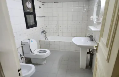 صورة لـ حمام شقة - 2 غرف نوم - 2 حمامات للايجار في الحورة - محافظة العاصمة ، صورة رقم 1