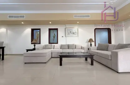 Apartment - 3 Bedrooms - 3 Bathrooms for rent in Al Juffair - Capital Governorate