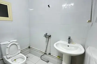 Apartment - 1 Bedroom - 1 Bathroom for rent in Salmaniya - Manama - Capital Governorate