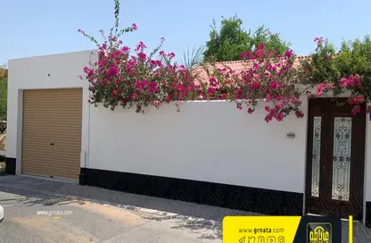 Outdoor House image for: Villa - 3 Bedrooms - 3 Bathrooms for rent in Diraz - Northern Governorate, Image 1