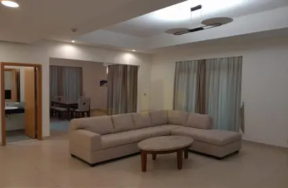 Living Room image for: Apartment - 2 Bedrooms - 4 Bathrooms for rent in Reef Island - Capital Governorate, Image 1