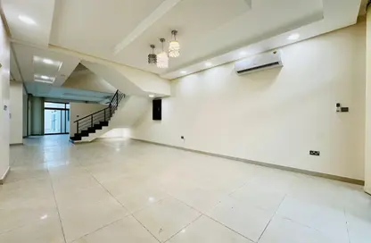 Villa - 4 Bedrooms - 5 Bathrooms for rent in Janabiya - Northern Governorate
