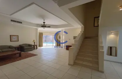 Villa - 5 Bedrooms - 4 Bathrooms for rent in Seef - Capital Governorate