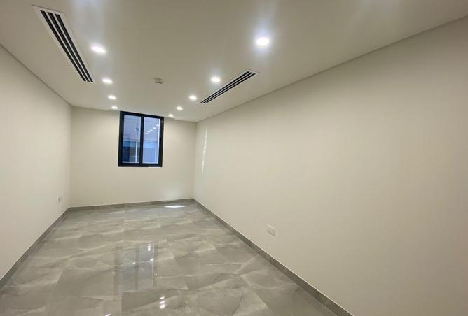 979413 - Property Image 3