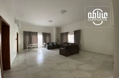 شقة - 2 غرف نوم - 2 حمامات للايجار في سار - المحافظة الشمالية