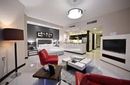 Living Room image for: Apartment - 2 Bathrooms for rent in Al Juffair - Capital Governorate, Image 1