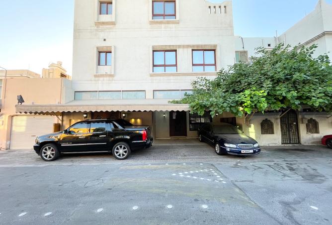 976449 - Property Image 2