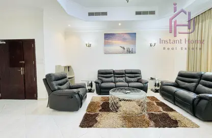 Apartment - 2 Bedrooms - 3 Bathrooms for rent in Al Juffair - Capital Governorate