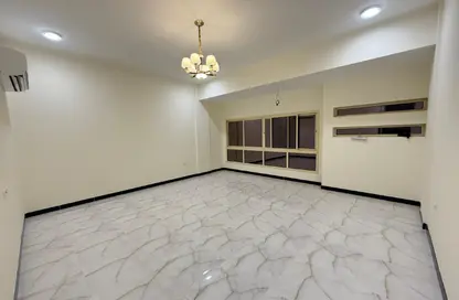 Apartment - 3 Bedrooms - 3 Bathrooms for rent in Al Juffair - Capital Governorate
